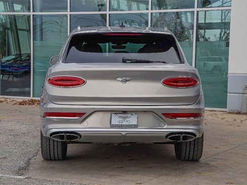 Certified 2024 Bentley Bentayga Extended Wheelbase image 17