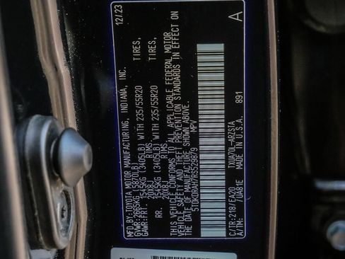 Used 2024 Toyota Highlander XSE FWD image 40