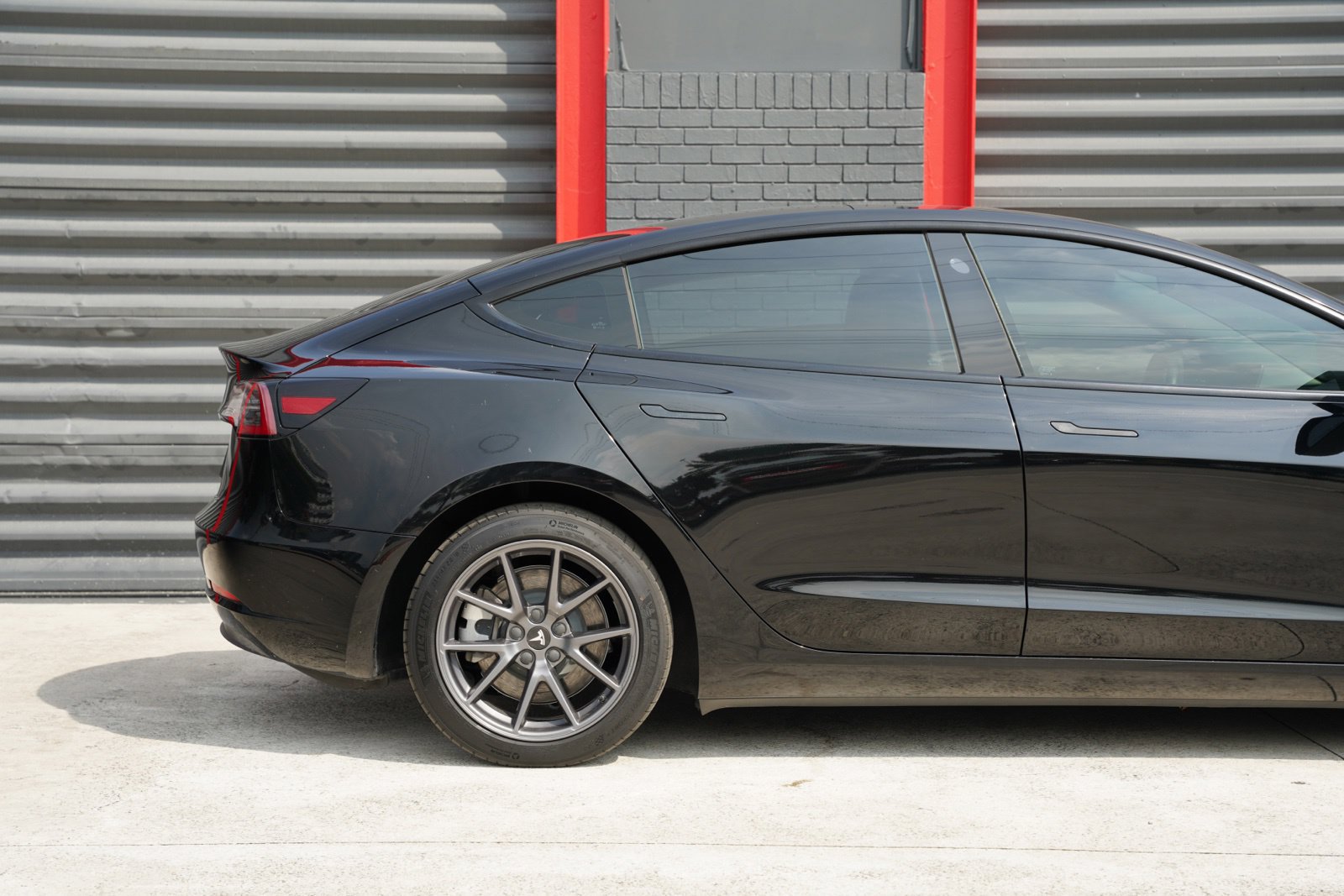 Used 2021 Tesla Model 3 Standard Range Plus RWD image 3
