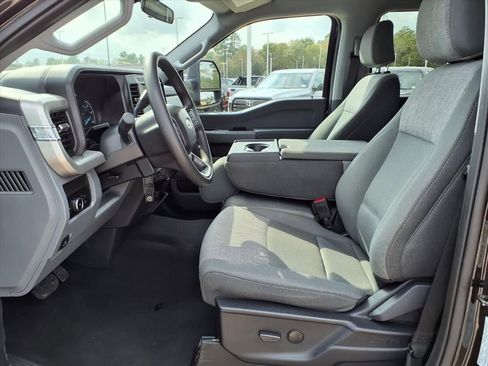 Used 2025 Ford F250 XLT image 16