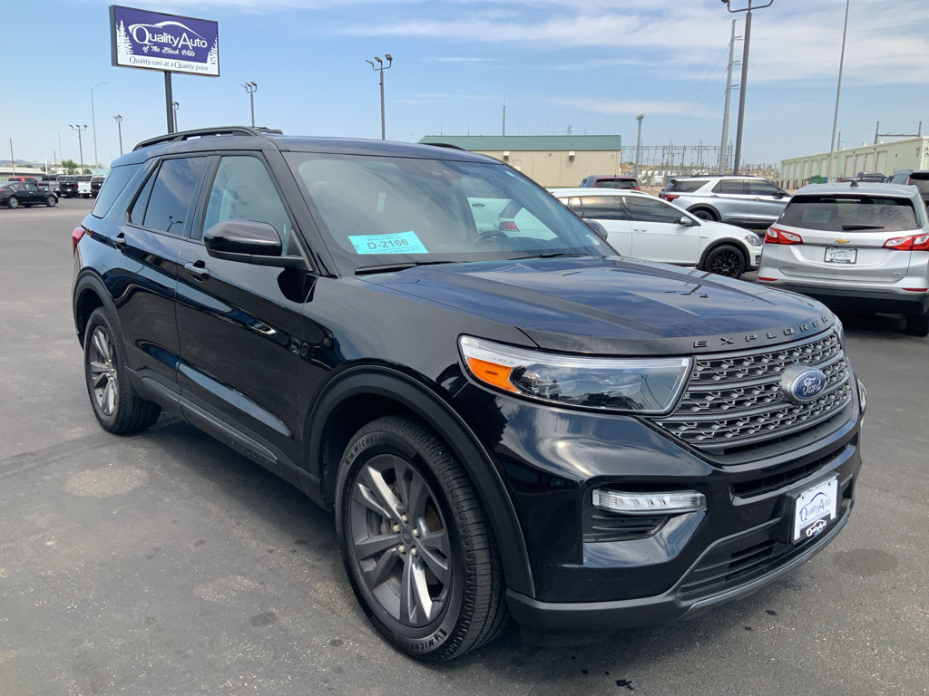 Used 2023 Ford Explorer XLT w/ Equipment Group 202A AWD/4WD image 4