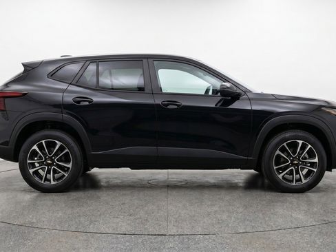 Used 2025 Chevrolet TrailBlazer LT FWD image 11