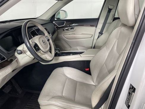 Used 2016 Volvo XC90 T6 Momentum w/ Momentum Plus Package image 2