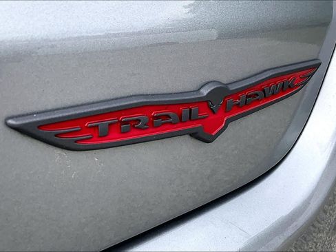 Used 2024 Jeep Compass Trailhawk AWD/4WD image 10