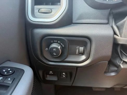 Used 2020 RAM 1500 Big Horn AWD/4WD image 14