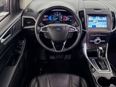 Used 2018 Ford Edge Titanium image 16