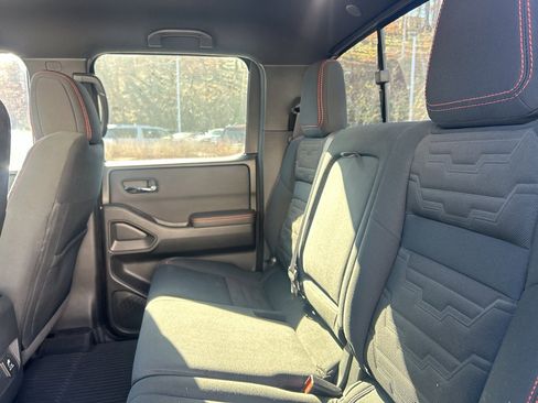 Used 2022 Nissan Frontier PRO-4X image 9