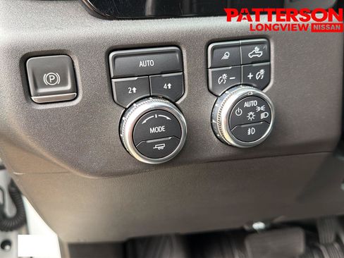 Used 2022 GMC Sierra 1500 SLT AWD/4WD image 10
