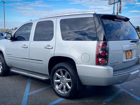 Used 2014 GMC Yukon Denali AWD/4WD image 20