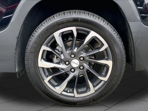 Used 2022 GMC Terrain SLT w/ Infotainment Package II FWD image 10