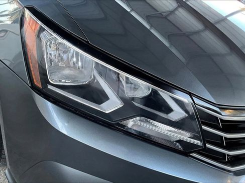 Used 2018 Volkswagen Passat 2.0T S w/ Driver Assistance Package image 27