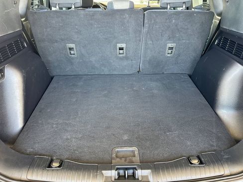 Used 2022 Ford Escape SE w/ SE Sport Appearance Package image 18