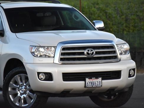 Used 2013 Toyota Sequoia Platinum AWD/4WD image 4