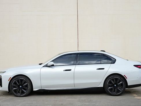 Used 2023 BMW 740i RWD image 61