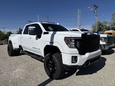 Used 2023 GMC Sierra 3500 Denali AWD/4WD image 2