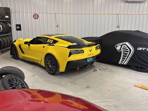 Used 2018 Chevrolet Corvette Z06 RWD image 10