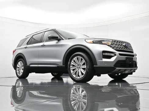 Certified 2022 Ford Explorer Limited w/ Limited Technology Package image 40