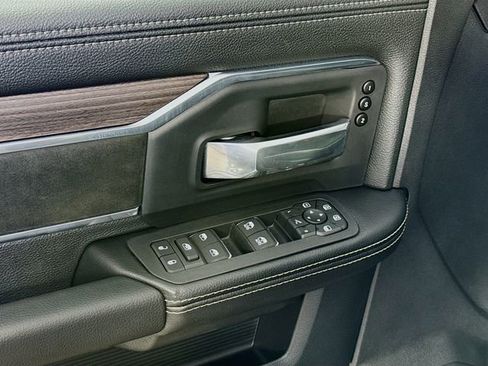 New 2026 RAM 2500 Laramie AWD/4WD image 18