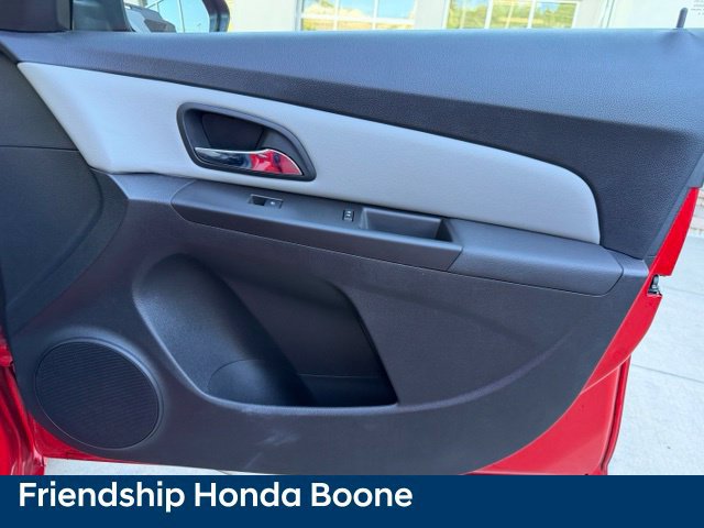 Used 2015 Chevrolet Cruze LT FWD image 39