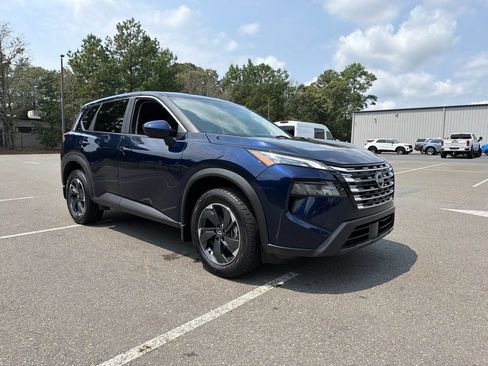 Certified 2024 Nissan Rogue SV AWD/4WD image 4