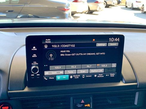 Used 2025 Honda Pilot TrailSport image 38