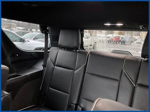 Used 2021 Cadillac Escalade Premium Luxury w/ LPO, Illumination Package image 8