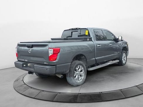 Used 2016 Nissan Titan SL image 5