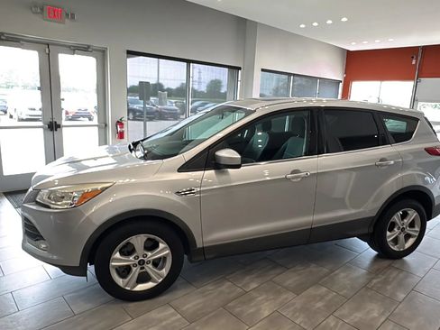Used 2015 Ford Escape SE FWD image 9