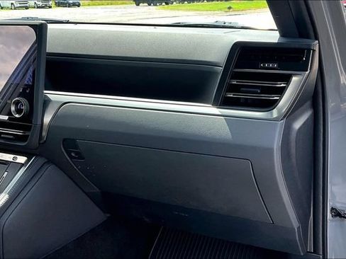 Used 2024 Lexus GX 550 w/ Accessory Package (2T) AWD/4WD image 27