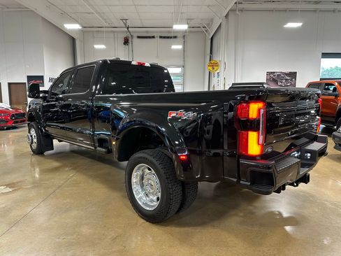 Used 2026 Ford F450 Platinum w/ FX4 Off-Road Package AWD/4WD image 5