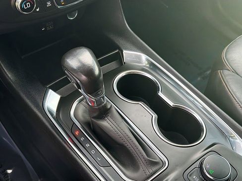 Used 2021 Chevrolet Traverse RS image 29