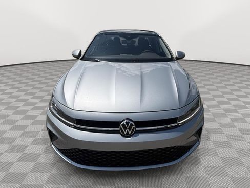 New 2025 Volkswagen Jetta SE image 4