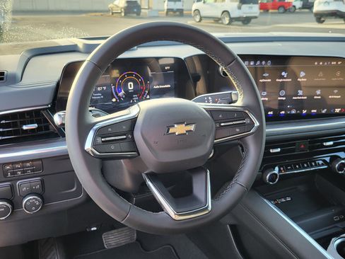 New 2026 Chevrolet Suburban LT image 16