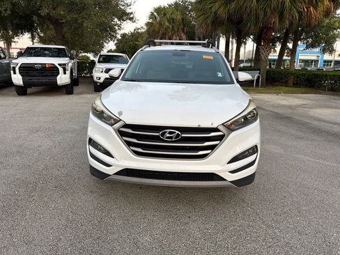 Used 2017 Hyundai Tucson Sport FWD image 5