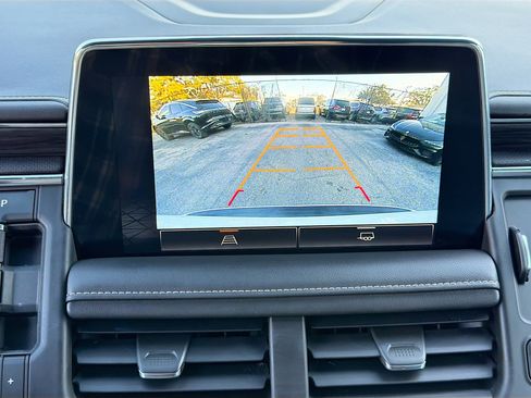 Used 2023 GMC Yukon SLT image 34