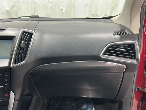 Used 2015 Ford Edge Titanium image 26