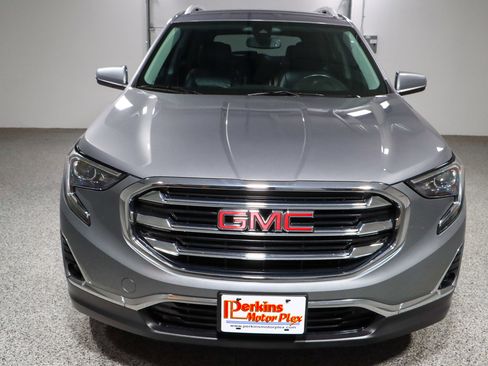 Used 2020 GMC Terrain SLT w/ Preferred Package image 4