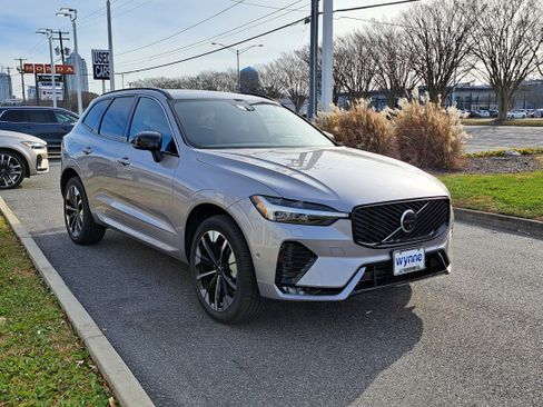 New 2026 Volvo XC60 B5 Plus w/ Protection Package Premier image 2
