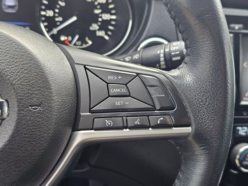 Used 2018 Nissan Rogue SV FWD image 24