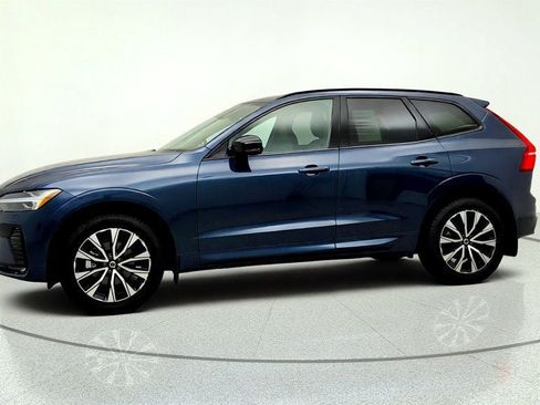 Used 2025 Volvo XC60 B5 Core w/ Climate Package AWD/4WD image 8
