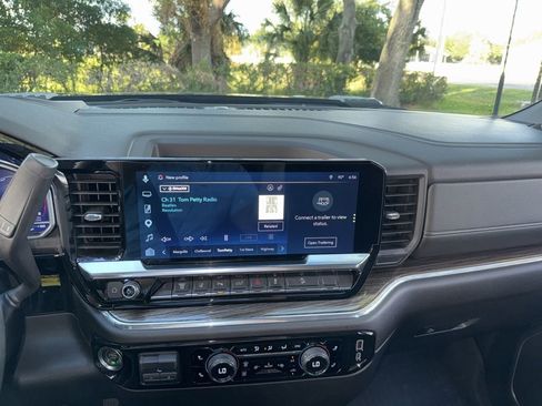 Used 2025 Chevrolet Silverado 2500 LT AWD/4WD image 81