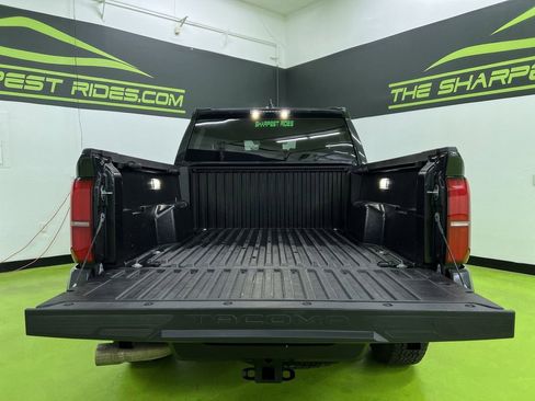 Used 2025 Toyota Tacoma TRD Off-Road AWD/4WD image 9