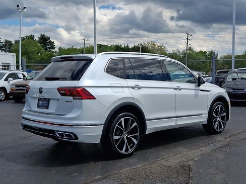 Certified 2024 Volkswagen Tiguan SEL R-Line AWD/4WD image 6