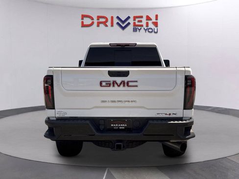 Used 2024 GMC Sierra 2500 AT4X AWD/4WD image 5