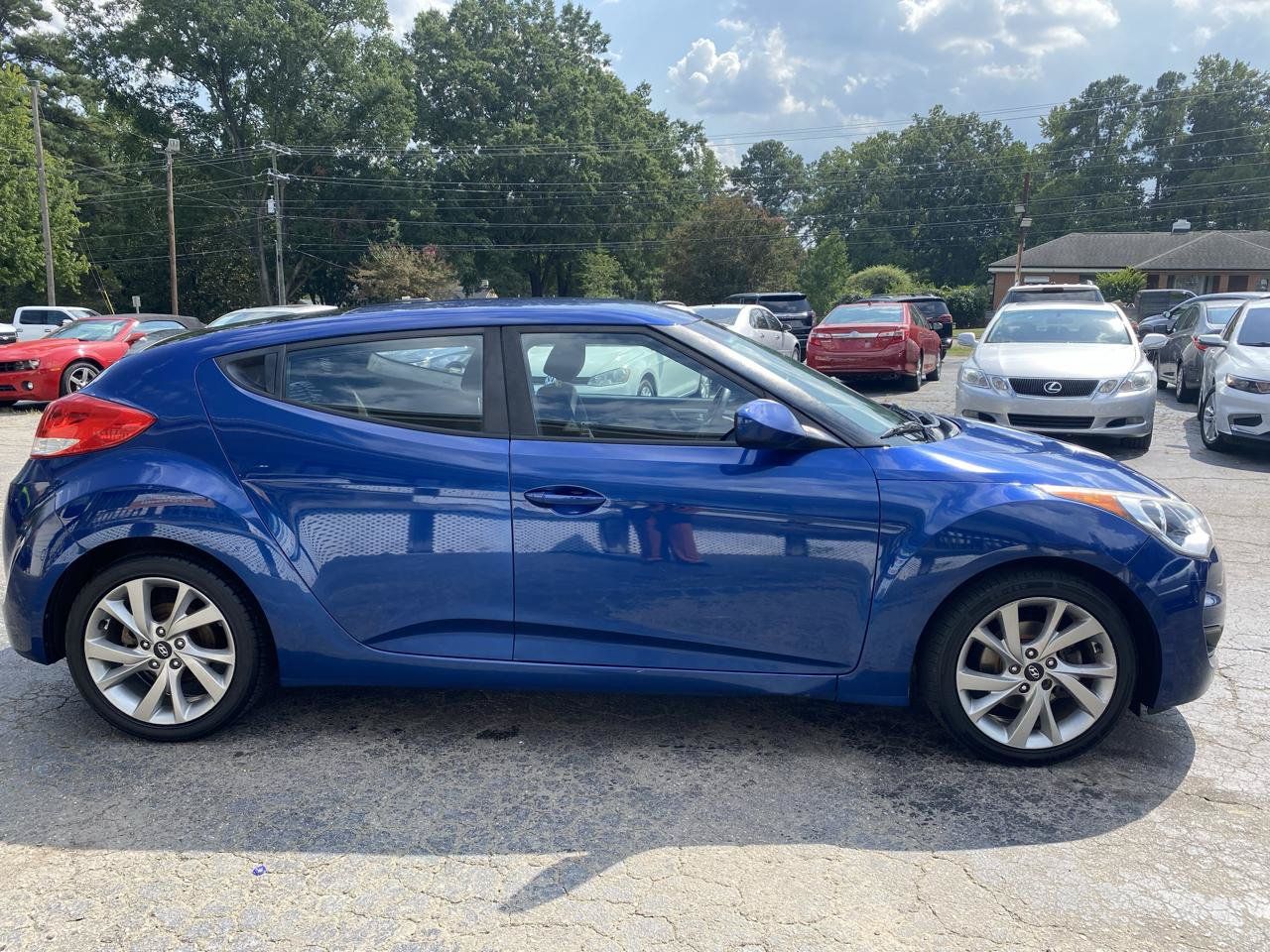 Used 2016 Hyundai Veloster FWD image 4