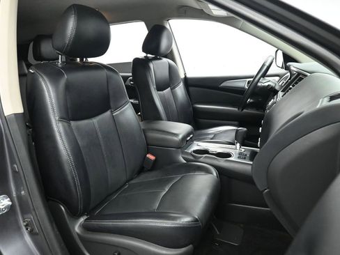 Used 2020 Nissan Pathfinder SL image 24