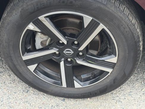Used 2025 Nissan Sentra SV FWD image 25