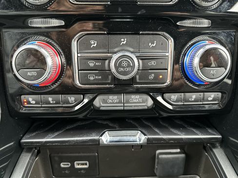 Used 2023 GMC Yukon Denali w/ Denali Reserve Package image 29