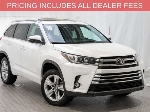 Used 2019 Toyota Highlander Limited FWD image 1