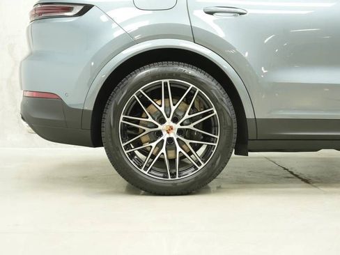New 2026 Porsche Cayenne AWD/4WD image 38